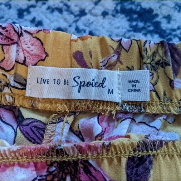 Live To Be Spoiled hi-low skirt. Yellow with flowers med - Picture 5 of 14